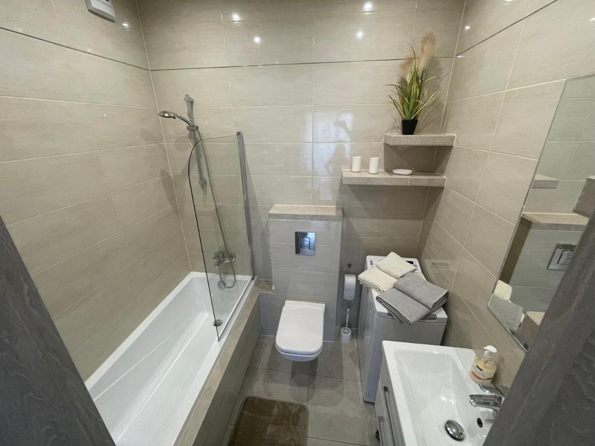 Apartament Nowoczesny Komfortowy Kustronia Z Garazem Balkonem Wanna بييلسكو بياوا المظهر الخارجي الصورة